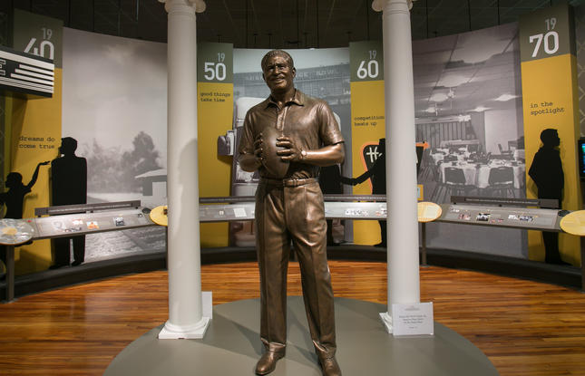 Eddie G Robinson Museum statue