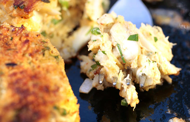 crab cakes dish