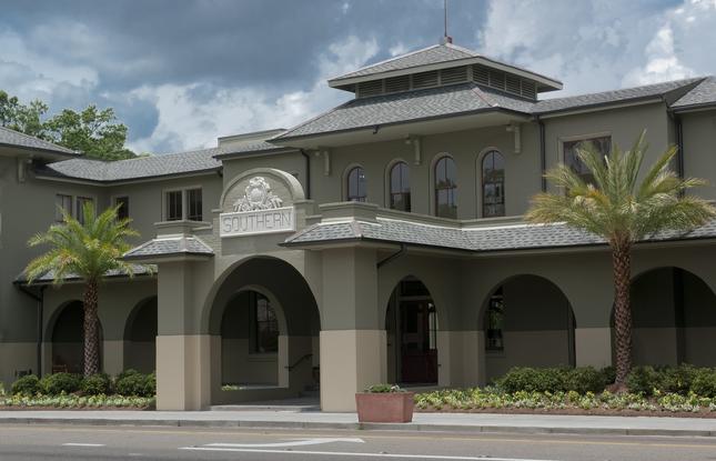 Exterior view of Southern Hotel in Covington