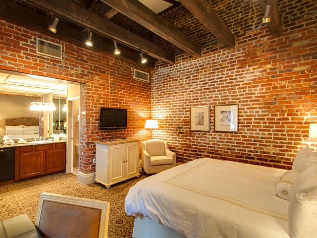 Dauphine Orleans Hotel Guest Room