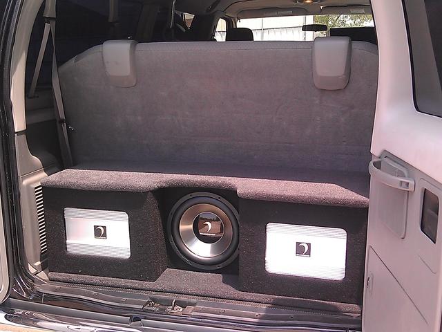 1600 watts sound system! Let the party begin.
