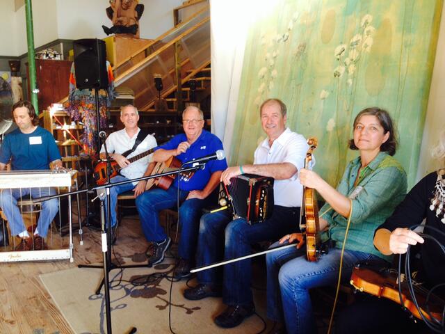 NUNU Arts & Culture Collective Potluck Band