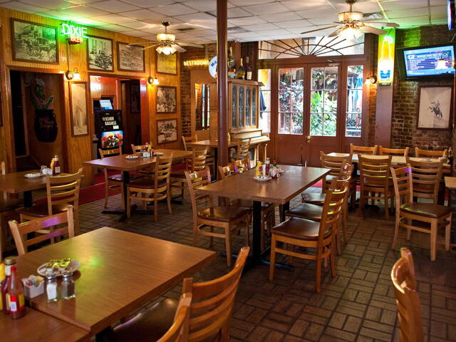 Olde Nawlins Cookery Dining