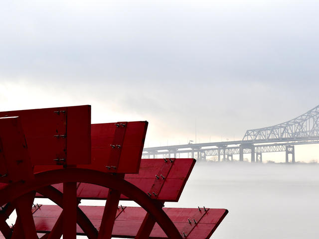 A foggy morning on the Mississippi