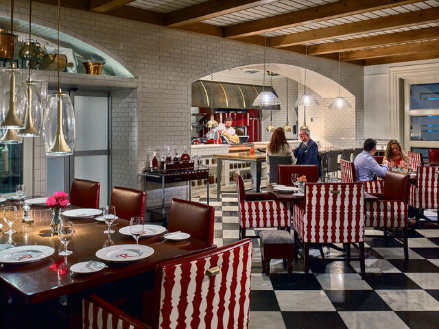 Restaurant R'evolution Photo 4