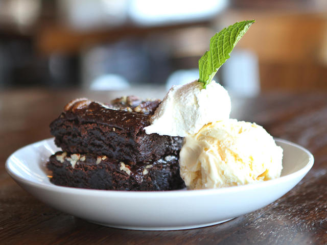 Pecan Brownie a la Mode