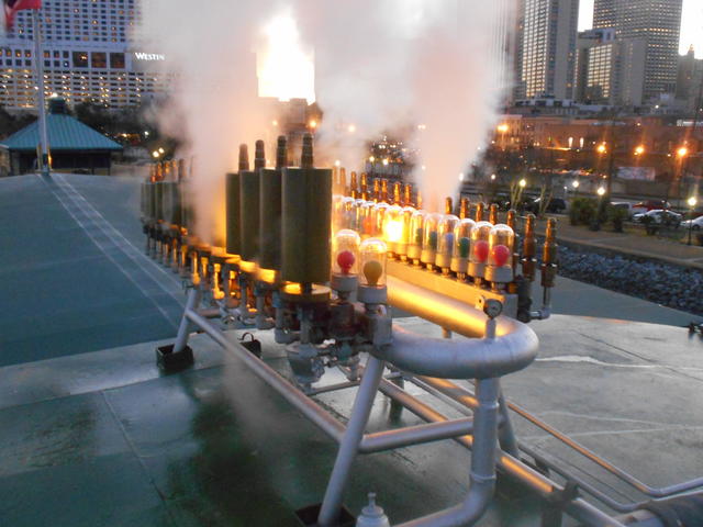 Steam Calliope calls people to the river