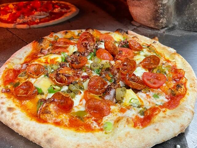 Cajun Saucer Pizza Photo