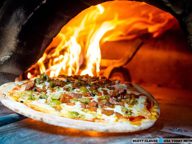 Cajun Saucer Pizza Photo 2